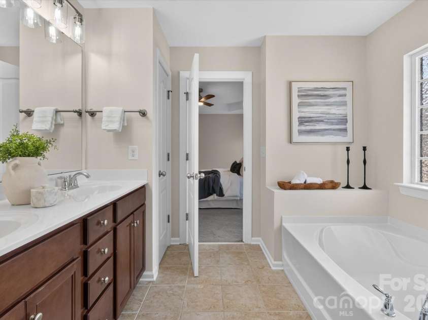 5248 Allison Lane, Charlotte, NC 28277.  MLS# CAR4422907, YatesRealty ID 49741. Primary Bathroom