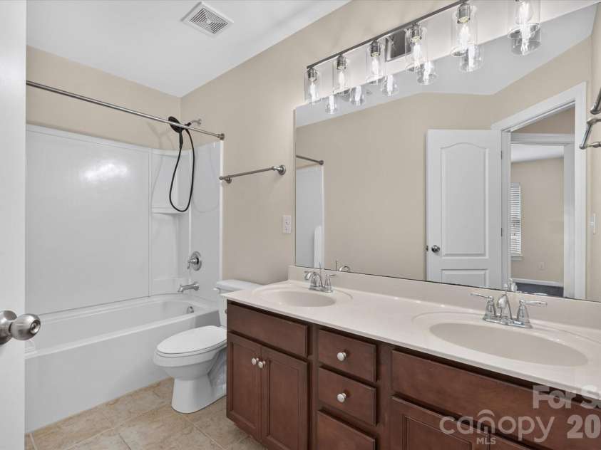 5248 Allison Lane, Charlotte, NC 28277.  MLS# CAR4422907, YatesRealty ID 49741. Second Full Bath Upper