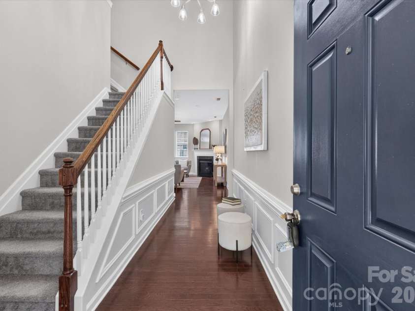 5248 Allison Lane, Charlotte, NC 28277.  MLS# CAR4422907, YatesRealty ID 49741. Two story foyer