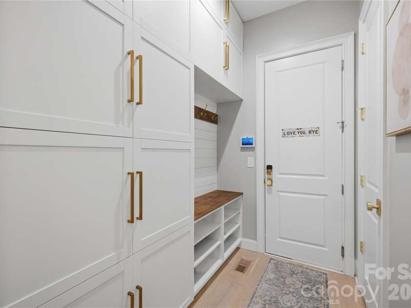 17925 Stuttgart Road, Davidson, NC 28036.  MLS# CAR4422587, YatesRealty ID 49744. 