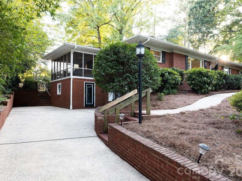 4764 Stafford Circle, Charlotte, NC 28211.  MLS# CAR4422732, YatesRealty ID 49745. 