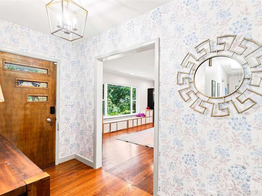 4764 Stafford Circle, Charlotte, NC 28211.  MLS# CAR4422732, YatesRealty ID 49745. 