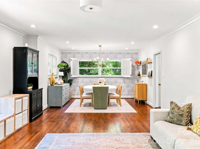 4764 Stafford Circle, Charlotte, NC 28211.  MLS# CAR4422732, YatesRealty ID 49745. 
