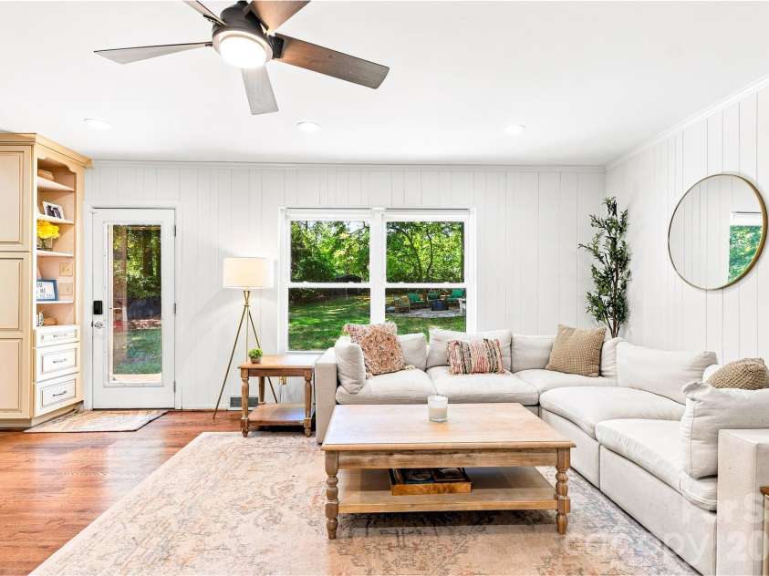 4764 Stafford Circle, Charlotte, NC 28211.  MLS# CAR4422732, YatesRealty ID 49745. 
