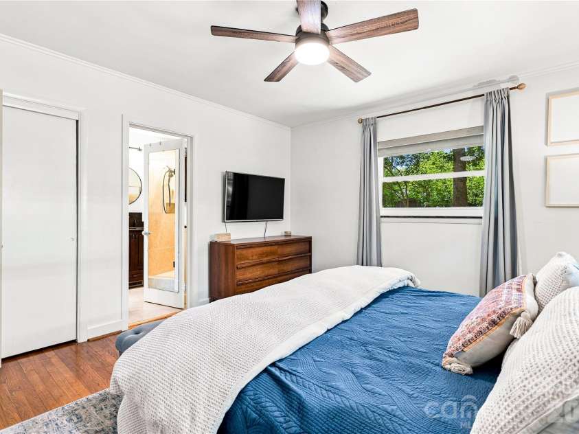 4764 Stafford Circle, Charlotte, NC 28211.  MLS# CAR4422732, YatesRealty ID 49745. 