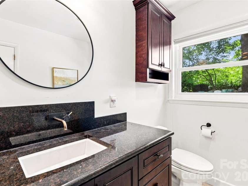 4764 Stafford Circle, Charlotte, NC 28211.  MLS# CAR4422732, YatesRealty ID 49745. 