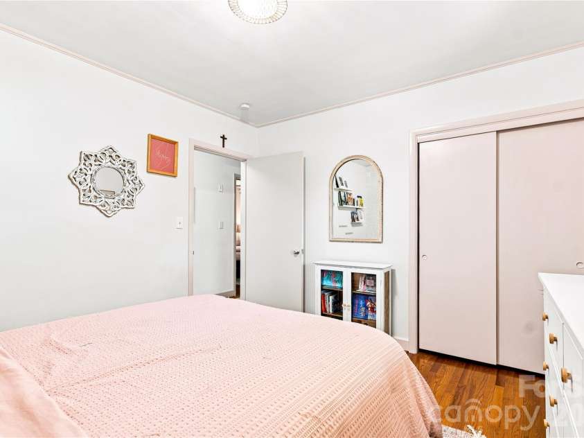 4764 Stafford Circle, Charlotte, NC 28211.  MLS# CAR4422732, YatesRealty ID 49745. 