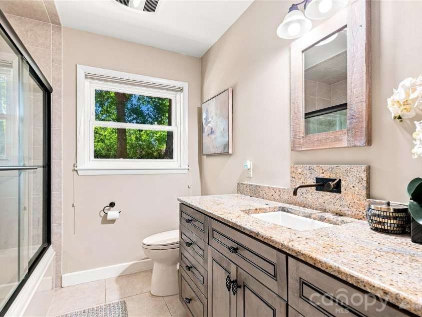 4764 Stafford Circle, Charlotte, NC 28211.  MLS# CAR4422732, YatesRealty ID 49745. 