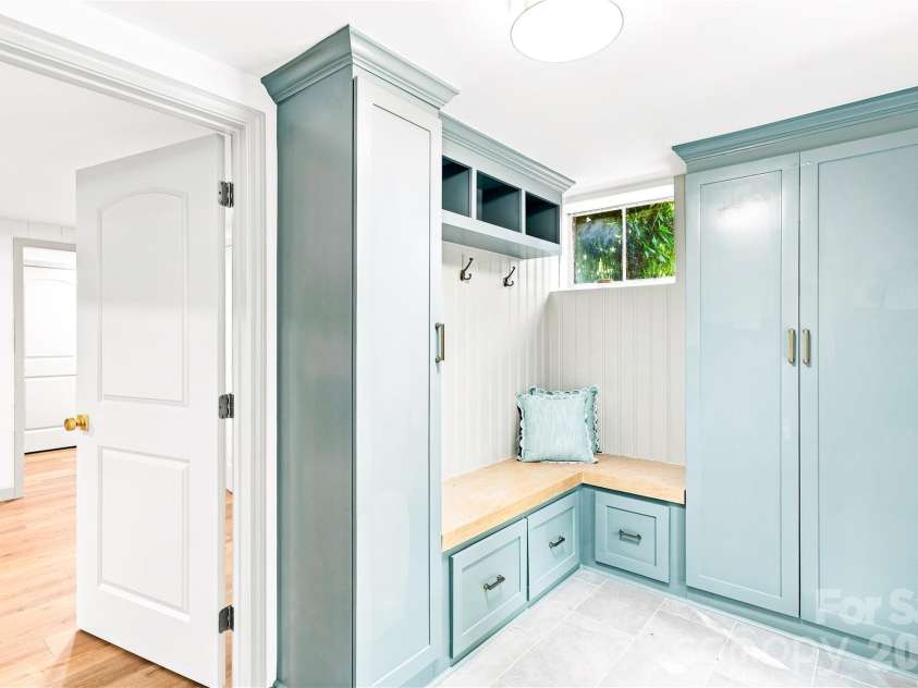 4764 Stafford Circle, Charlotte, NC 28211.  MLS# CAR4422732, YatesRealty ID 49745. 
