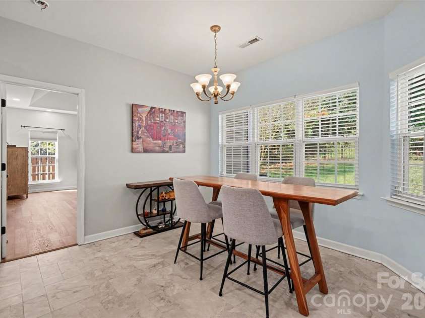 12015 Hampton Place Drive, Charlotte, NC 28269.  MLS# CAR4422407, YatesRealty ID 49747. Breakfast Area