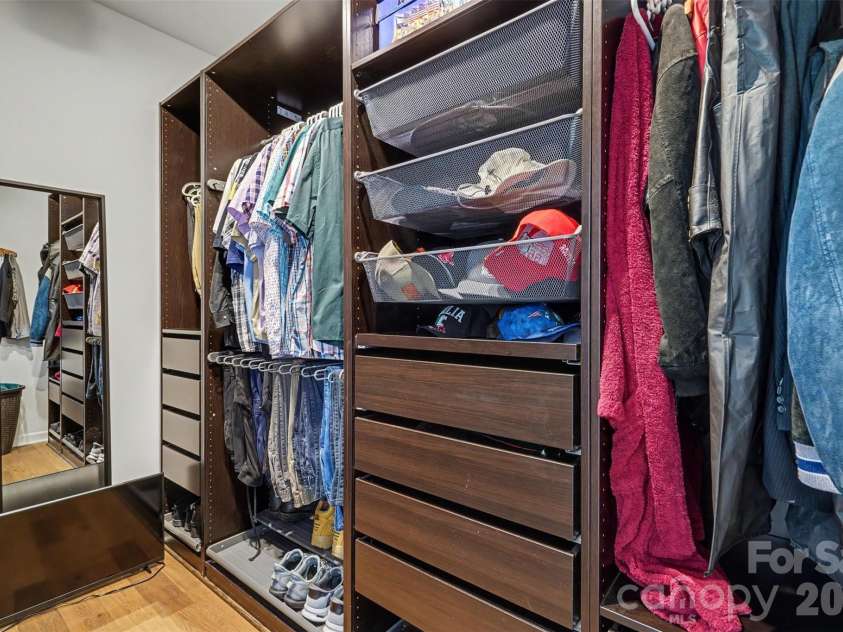 12015 Hampton Place Drive, Charlotte, NC 28269.  MLS# CAR4422407, YatesRealty ID 49747. Custom Closet!!!!