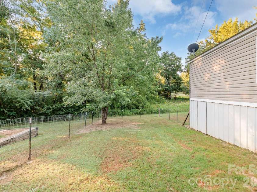 185 Coot Sistare Road, Lancaster, SC 29720.  MLS# CAR4422436, YatesRealty ID 49749. 