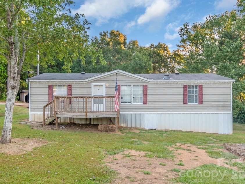 185 Coot Sistare Road, Lancaster, SC 29720.  MLS# CAR4422436, YatesRealty ID 49749. 