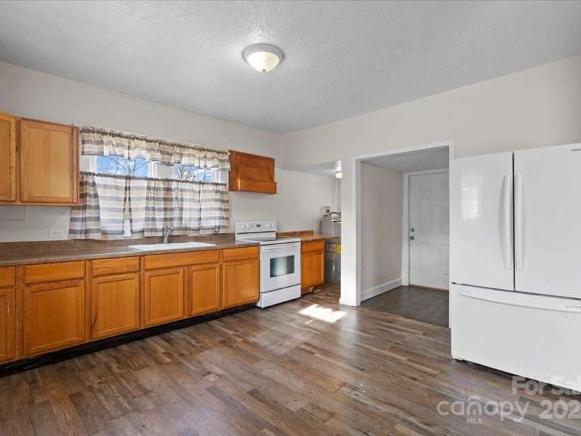 114 Glen Rae Street, Concord, NC 28025.  MLS# CAR4224343, YatesRealty ID 4975. 