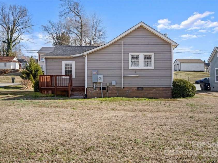 114 Glen Rae Street, Concord, NC 28025.  MLS# CAR4224343, YatesRealty ID 4975. 