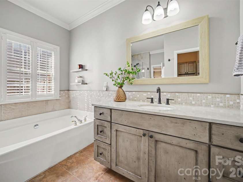 15011 Bridle Trace Lane, Pineville, NC 28134.  MLS# CAR4422263, YatesRealty ID 49752. 