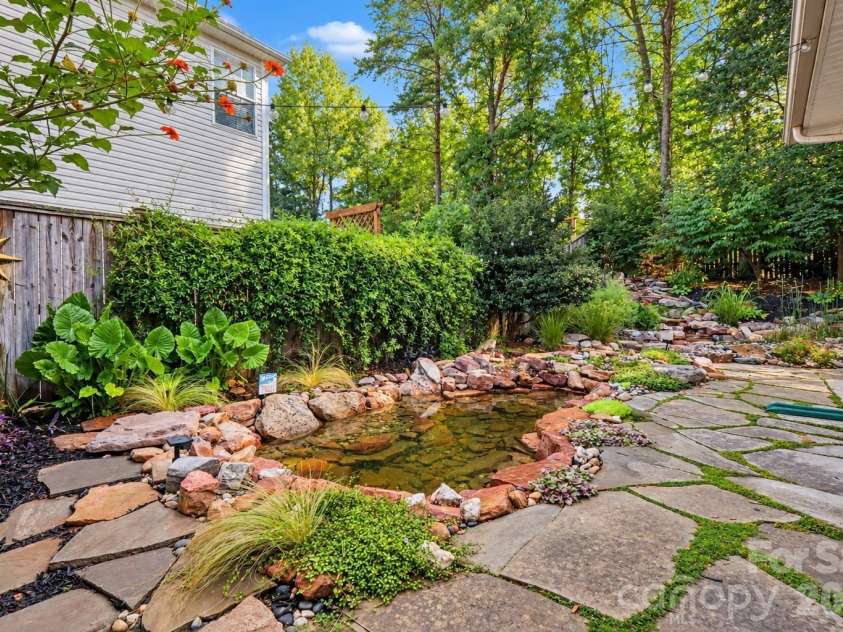 15011 Bridle Trace Lane, Pineville, NC 28134.  MLS# CAR4422263, YatesRealty ID 49752. 