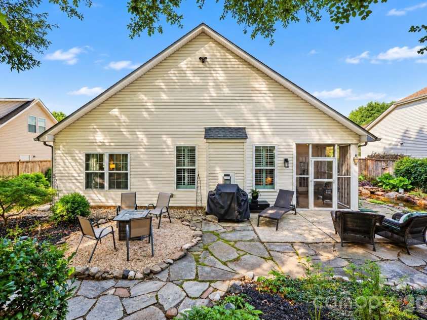 15011 Bridle Trace Lane, Pineville, NC 28134.  MLS# CAR4422263, YatesRealty ID 49752. 