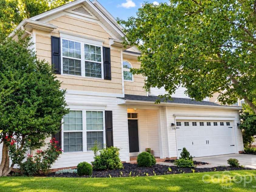 15011 Bridle Trace Lane, Pineville, NC 28134.  MLS# CAR4422263, YatesRealty ID 49752. 