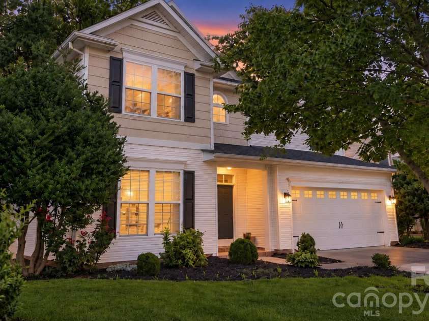 15011 Bridle Trace Lane, Pineville, NC 28134.  MLS# CAR4422263, YatesRealty ID 49752. 