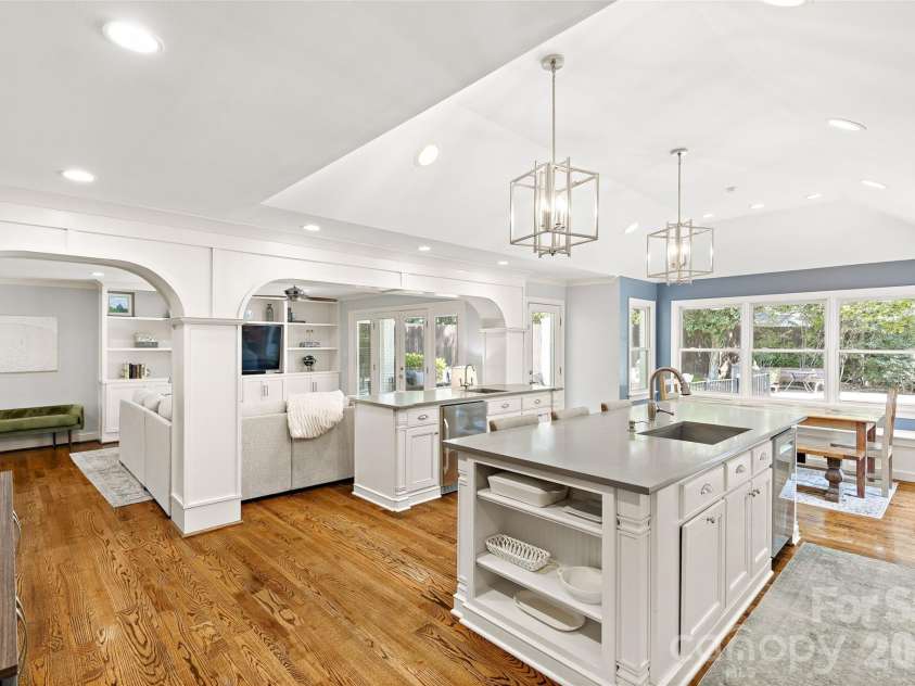 3615 Pickwick Lane, Charlotte, NC 28211.  MLS# CAR4422297, YatesRealty ID 49753. 