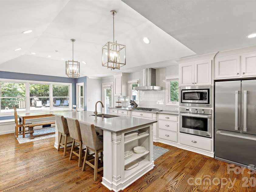 3615 Pickwick Lane, Charlotte, NC 28211.  MLS# CAR4422297, YatesRealty ID 49753. 