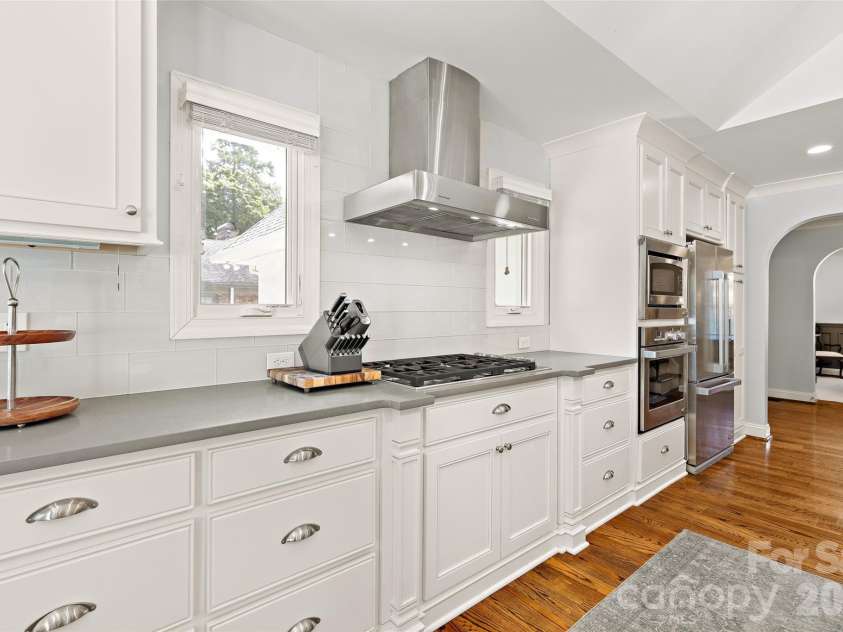 3615 Pickwick Lane, Charlotte, NC 28211.  MLS# CAR4422297, YatesRealty ID 49753. 