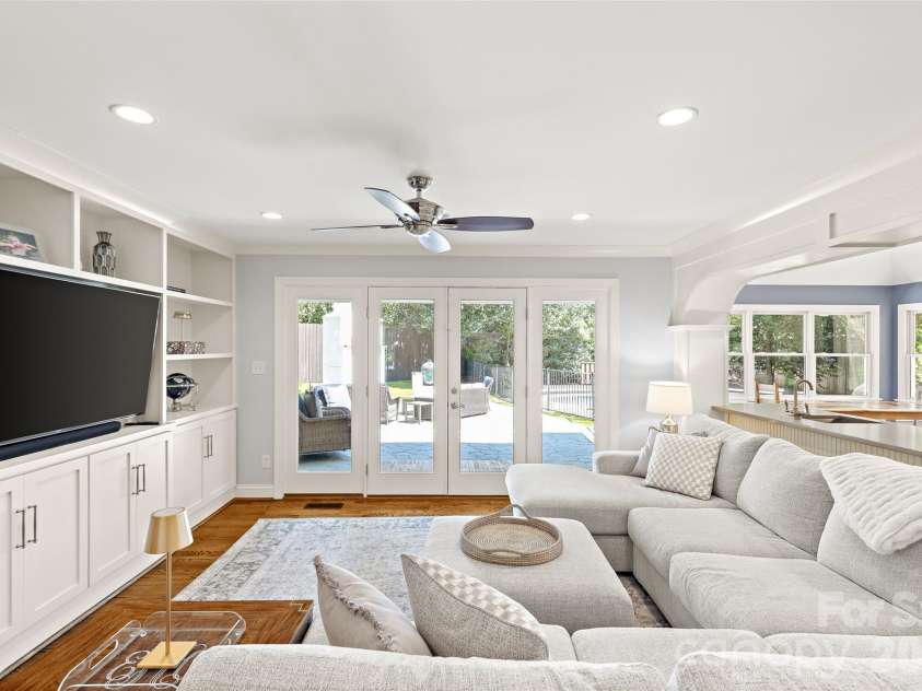 3615 Pickwick Lane, Charlotte, NC 28211.  MLS# CAR4422297, YatesRealty ID 49753. 