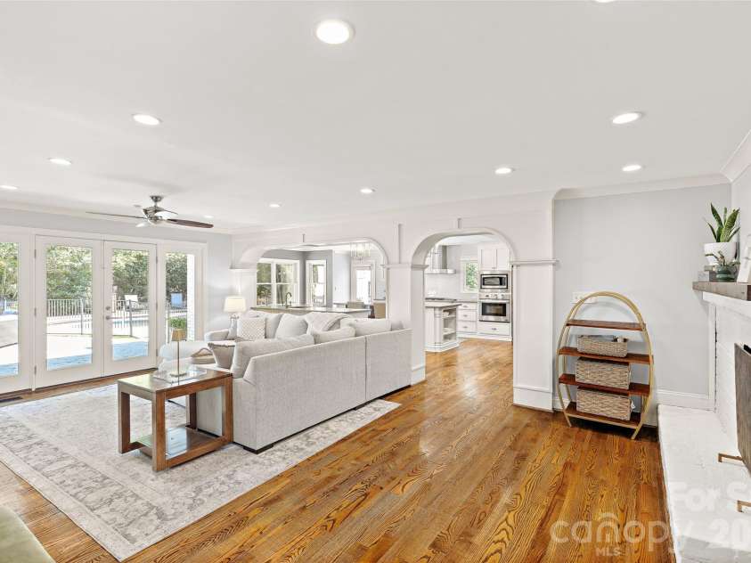 3615 Pickwick Lane, Charlotte, NC 28211.  MLS# CAR4422297, YatesRealty ID 49753. 