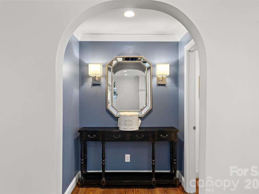3615 Pickwick Lane, Charlotte, NC 28211.  MLS# CAR4422297, YatesRealty ID 49753. 