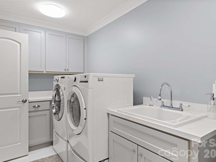 3615 Pickwick Lane, Charlotte, NC 28211.  MLS# CAR4422297, YatesRealty ID 49753. 