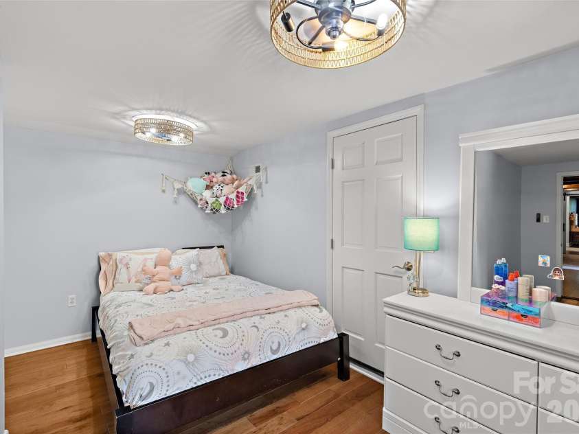 3615 Pickwick Lane, Charlotte, NC 28211.  MLS# CAR4422297, YatesRealty ID 49753. 