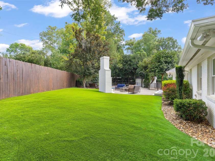 3615 Pickwick Lane, Charlotte, NC 28211.  MLS# CAR4422297, YatesRealty ID 49753. 