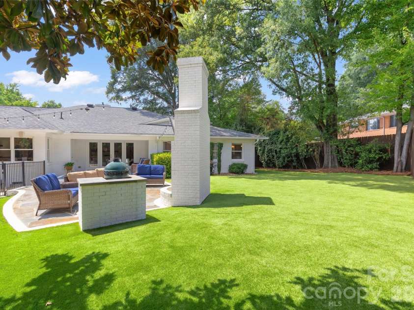 3615 Pickwick Lane, Charlotte, NC 28211.  MLS# CAR4422297, YatesRealty ID 49753. 