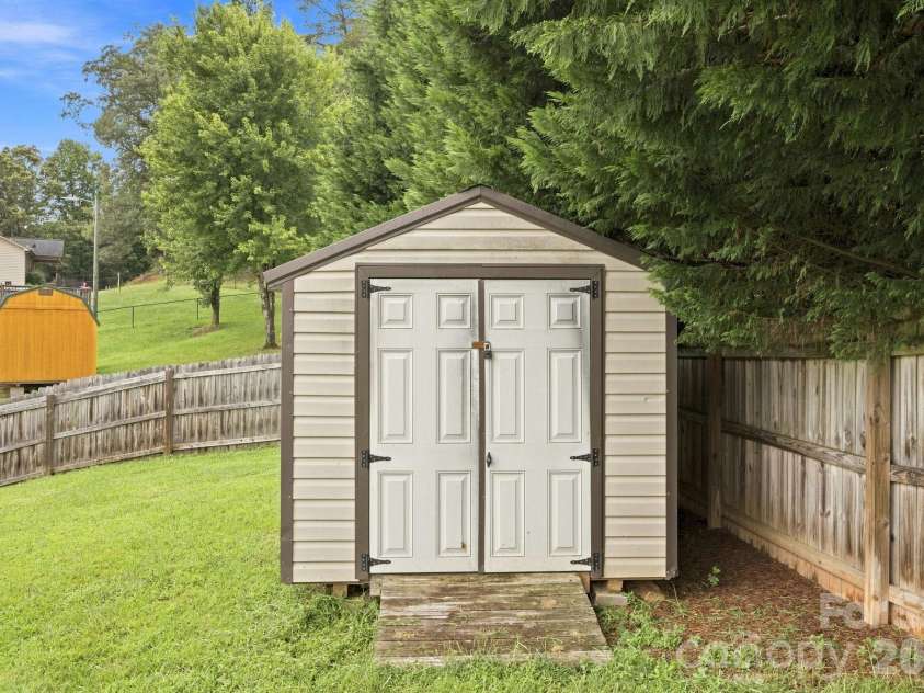 1970 Husbands Creek Road, Lenoir, NC 28645.  MLS# CAR4422289, YatesRealty ID 49754. 