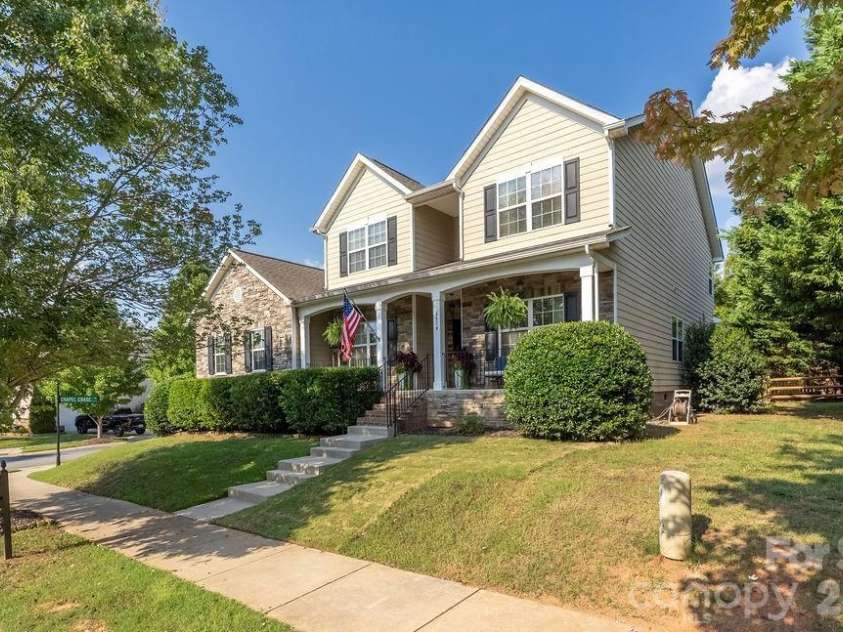 6519 Olmsford Drive, Huntersville, NC 28078.  MLS# CAR4422196, YatesRealty ID 49756. 