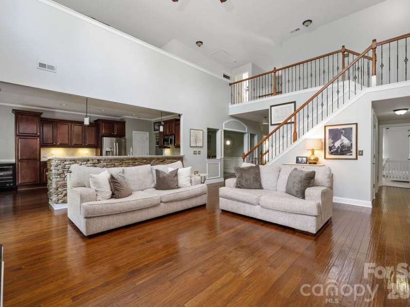6519 Olmsford Drive, Huntersville, NC 28078.  MLS# CAR4422196, YatesRealty ID 49756. 