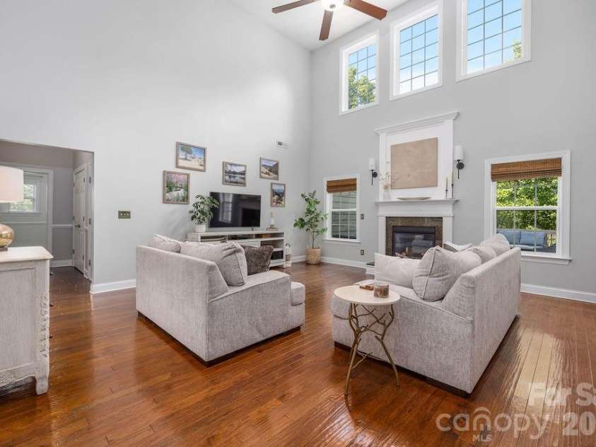6519 Olmsford Drive, Huntersville, NC 28078.  MLS# CAR4422196, YatesRealty ID 49756. 