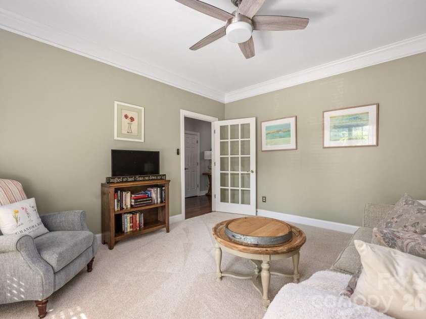 6519 Olmsford Drive, Huntersville, NC 28078.  MLS# CAR4422196, YatesRealty ID 49756. 