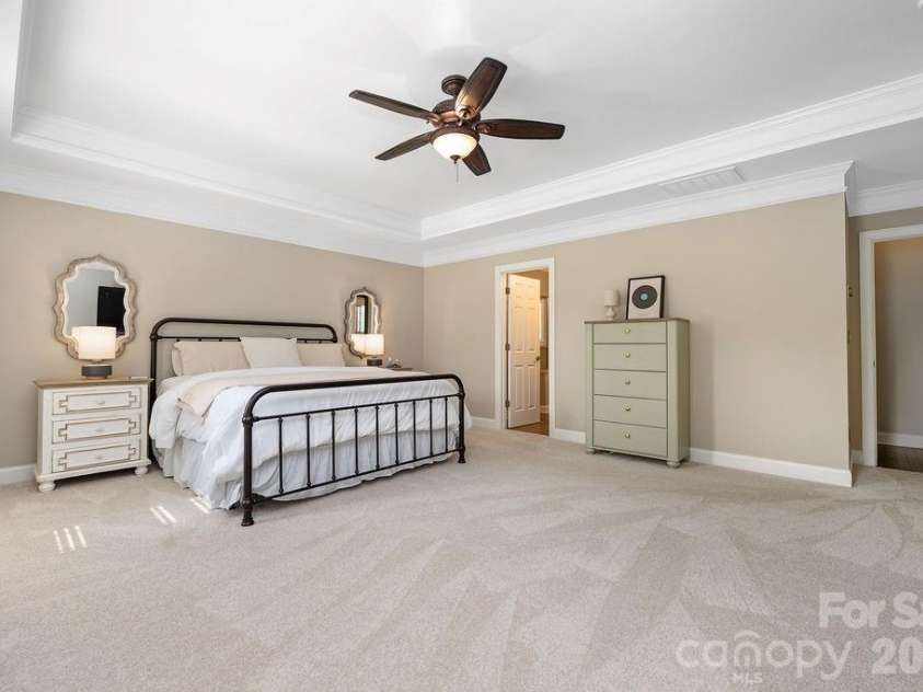 6519 Olmsford Drive, Huntersville, NC 28078.  MLS# CAR4422196, YatesRealty ID 49756. 