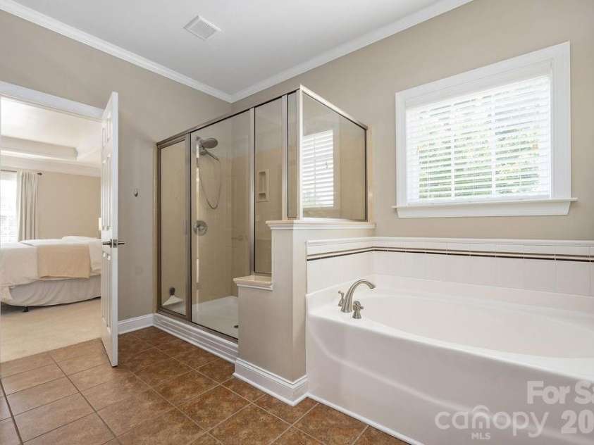 6519 Olmsford Drive, Huntersville, NC 28078.  MLS# CAR4422196, YatesRealty ID 49756. 
