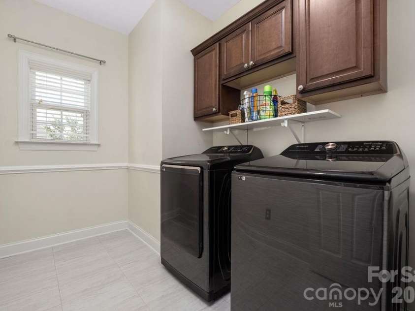 6519 Olmsford Drive, Huntersville, NC 28078.  MLS# CAR4422196, YatesRealty ID 49756. 