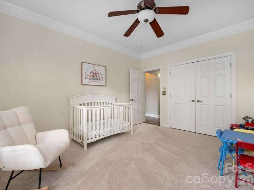 6519 Olmsford Drive, Huntersville, NC 28078.  MLS# CAR4422196, YatesRealty ID 49756. 