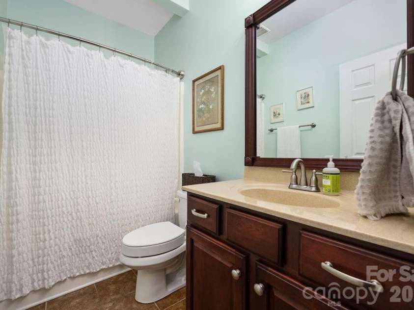 6519 Olmsford Drive, Huntersville, NC 28078.  MLS# CAR4422196, YatesRealty ID 49756. 