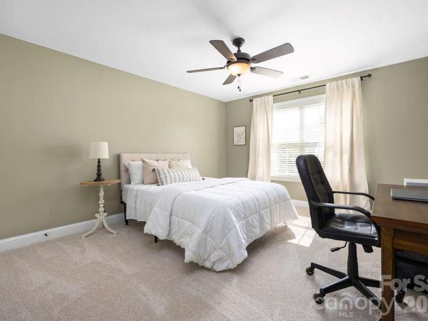 6519 Olmsford Drive, Huntersville, NC 28078.  MLS# CAR4422196, YatesRealty ID 49756. 