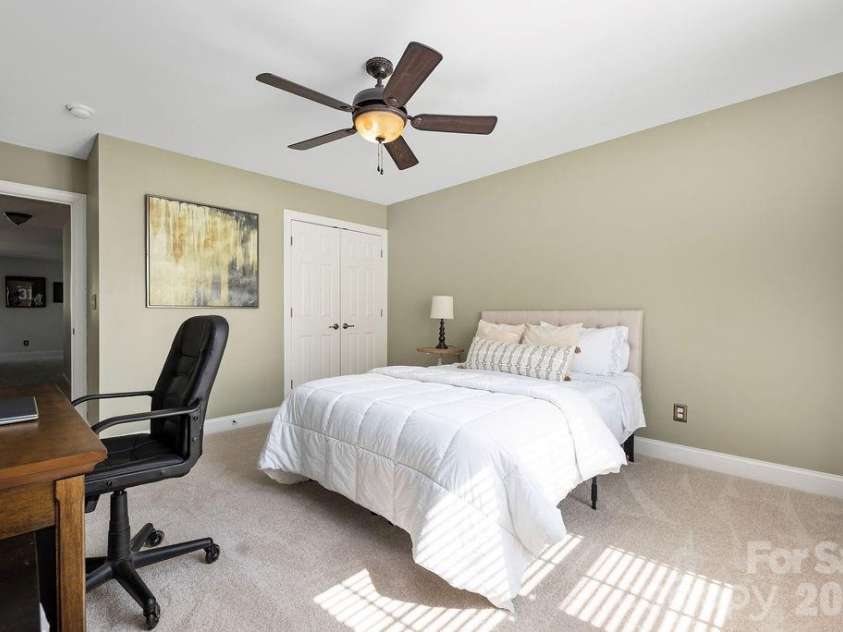 6519 Olmsford Drive, Huntersville, NC 28078.  MLS# CAR4422196, YatesRealty ID 49756. 