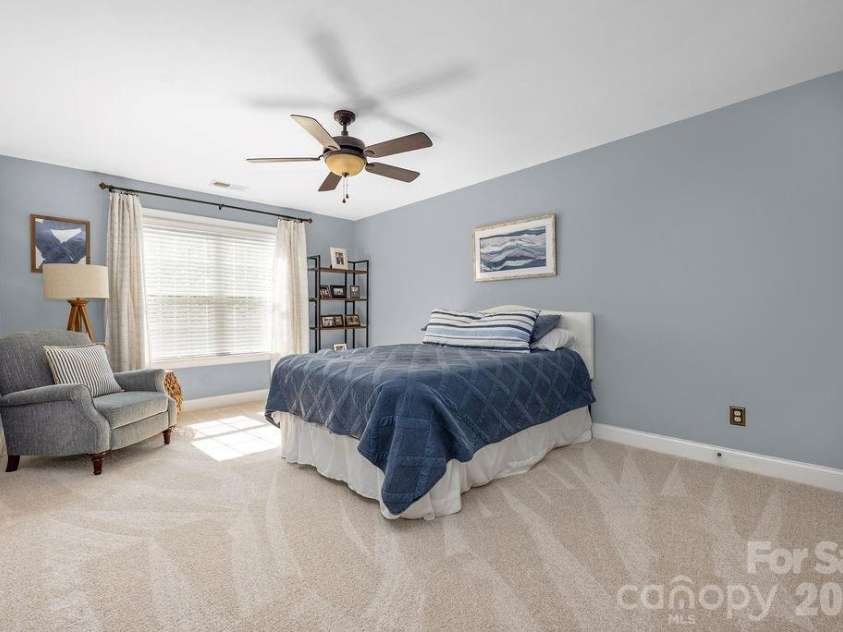 6519 Olmsford Drive, Huntersville, NC 28078.  MLS# CAR4422196, YatesRealty ID 49756. 