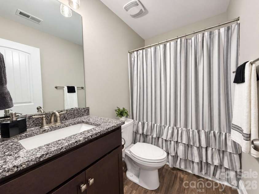 9201 Providence Road, Waxhaw, NC 28173.  MLS# CAR4422209, YatesRealty ID 49757. 2nd full bathroom upstairs