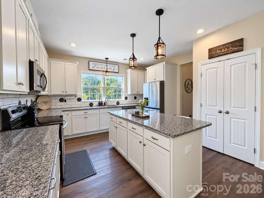 9201 Providence Road, Waxhaw, NC 28173.  MLS# CAR4422209, YatesRealty ID 49757. 