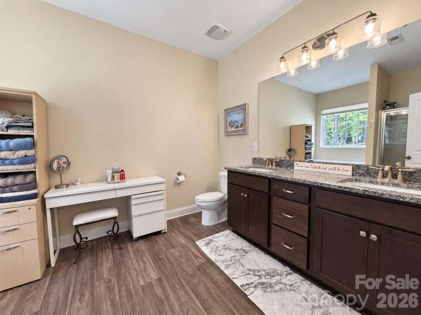 9201 Providence Road, Waxhaw, NC 28173.  MLS# CAR4422209, YatesRealty ID 49757. Large Primary bathroom with dual vanity